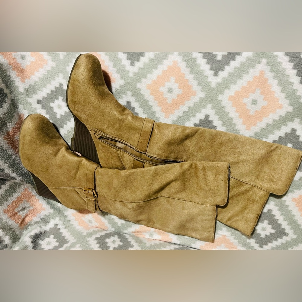 Tan high boots 7.5